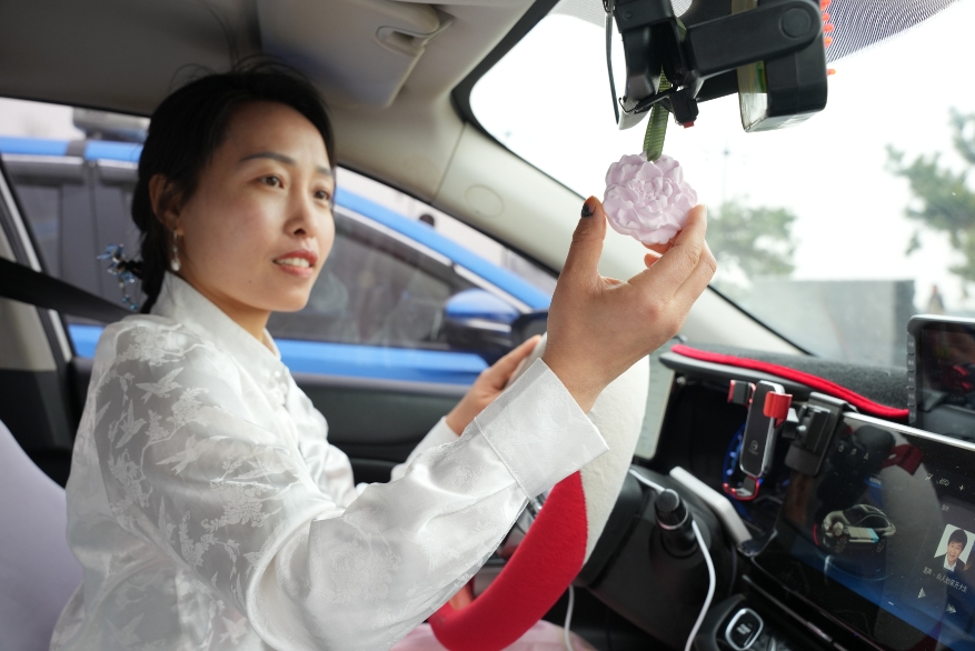 “牡丹香车”助力牡丹文化节麻将胡了2模拟器洛阳市打造(图1)